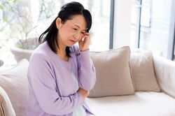 Con dâu và mẹ chồng chung một nỗi khổ
