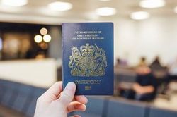 Anh đổi hộ chiếu sau sự kiện Brexit