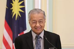 Thủ tướng Malaysia đệ đơn từ chức lên Quốc vương