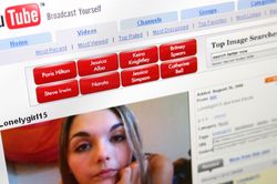 YouTube năm 2005 - kiện tụng và bản quyền