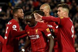 Liverpool thắng 18 trận liên tiếp sau màn lội ngược dòng