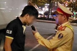 'Quá chén' tiệc sinh nhật vẫn ra đường, người đàn ông bị phạt 35 triệu đồng