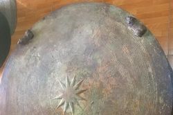 Đánh cá trên sông Cổ Chiên, ngư dân Vĩnh Long vớt được trống đồng cổ
