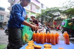 Thu tiền triệu mỗi ngày nhờ bán nước ép trái cây mùa dịch COVID-19
