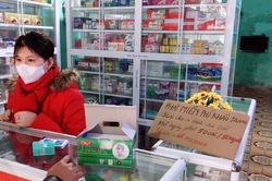 Phòng chống dịch COVID-19: Các nhà thuốc phát khẩu trang miến phí chung tay phòng chống dịch