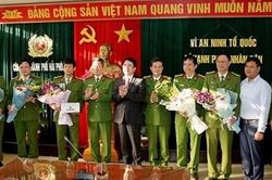 Khen thưởng đơn vị bắt giữ đối tượng giết người đốt xác