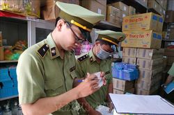 Xử phạt 12 cơ sở kinh doanh trang thiết bị y tế không rõ nguồn gốc
