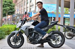 Cận cảnh CFMoto 400NK - nakedbike 400 cc giá 132 triệu