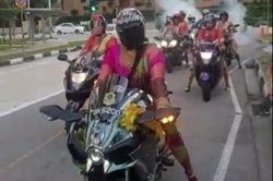 Cô dâu Ấn Độ dẫn đầu đoàn xe phân khối lớn đến đám cưới