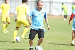 'Lửa thử vàng', gian nan thử thầy Park