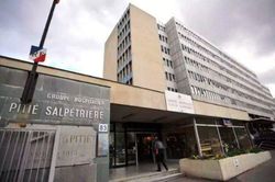Pháp có công dân đầu tiên tử vong do Covid-19 tại Paris