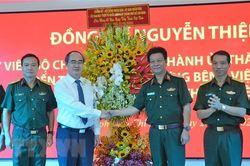 Lãnh đạo TP.HCM thăm, chúc mừng các đơn vị, thầy thuốc tiêu biểu