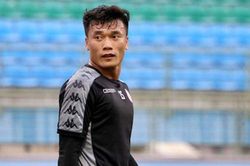 HLV thủ môn Trần Minh Quang bình luận về sai lầm của cậu trò cưng Bùi Tiến Dũng