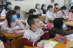 Bộ GD&ĐT yêu cầu học sinh phải đo thân nhiệt trước khi đến trường