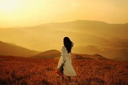 Sau một cuộc tình, tô son và mang nỗi buồn ra phơi giòn trong nắng