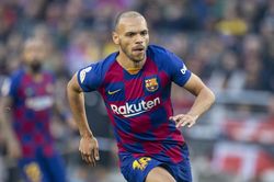 Trót bán tiền đạo cho Barca, đội bóng Tây Ban Nha lâm cảnh trớ trêu