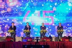Thủ tướng Chính phủ Nguyễn Xuân Phúc: Vẫn còn cán bộ thuế nhũng nhiễu, thờ ơ