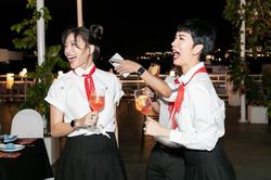 Đón sinh nhật 41 tuổi, Ngô Thanh Vân hóa học sinh 'quậy tưng' cùng Xuân Lan