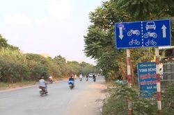 Tổ chức giao thông một chiều trên đường gom Đại lộ Thăng Long