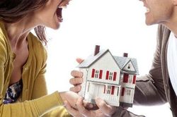 Sổ đỏ chỉ đứng tên chồng, vợ có mất quyền lợi gì không?