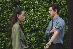 Đồng nghiệp cười nhạt rồi mỉa mai khi tôi đi qua, băn khoăn không hiểu thái độ của cô ấy cho tới khi biết lý do ê chề nhục nhã vì chồng mình
