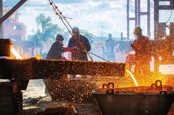 Giá thép giảm phiên thứ ba liên tiếp do hoạt động sản xuất suy yếu