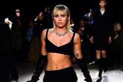 Miley Cyrus lại nổi loạn?