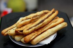 Bánh mì cay - thức quà hút khách tại Hải Phòng