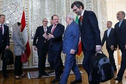 Nhân viên ngoại giao Áo nhiễm virus corona sau chuyến đi Iran