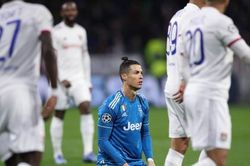 Ronaldo im tiếng, Juventus nhận trái đắng trước Lyon