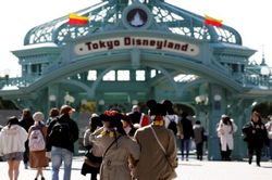 Disneyland Tokyo sẽ đóng cửa đến giữa tháng 3 vì COVID-19