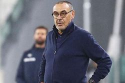 Sau 7 tháng, Sarri biến Juve thành đội bóng... trung bình
