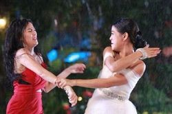 Càng lồng lộn đánh ghen, người vợ càng chứng tỏ mình thua kém nhân tình