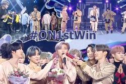 ON của BTS thắng cúp đầu tiên trên show âm nhạc , mỹ nam nhà The Boyz phấn khích khi chạm mặt V