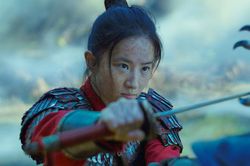 Hollywood thấp thỏm chờ đợi Trung Quốc 'khỏi bệnh'