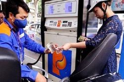 Xăng dầu đồng loạt giảm giá từ 15 giờ ngày 29/2/2020