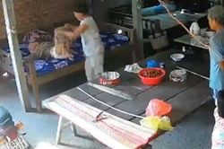 Khởi tố, bắt giam đôi vợ chồng hành hạ dã man mẹ già 88 tuổi