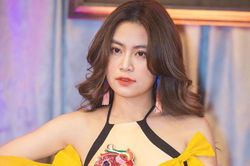 Hoàng Thùy Linh áo yếm cách tân quyến rũ không ngờ