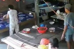 Khởi tố, bắt tạm giam 2 vợ chồng bạo hành mẹ già 88 tuổi ở Tiền Giang