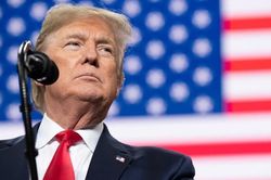Tổng thống Trump tố đảng Dân chủ 'chính trị hóa' COVID-19