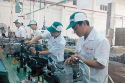 Chia sẻ khó khăn với người lao động