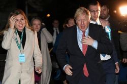 Thủ tướng Anh Boris Johnson công bố sắp có con với bạn gái