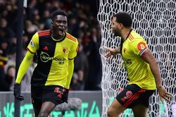 FIFA gọi chân sút khiến Liverpool thua sốc là người hùng của Arsenal