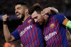 Suarez hiến kế để Barca giữ Messi trọn đời