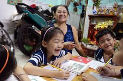 Cha mẹ thành phố nuôi con ra sao với mức giảm trừ 3,6 triệu đồng/tháng