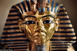 Đi săn hà mã, pharaoh Tutankhamun bị 'thủy quái' giết chết thảm thương?