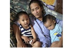 Xót xa cảnh người vợ trẻ cầu xin lòng hảo tâm cứu chồng bệnh hiểm nghèo