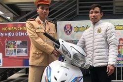 Bỏ lại xe gian khi thấy Công an