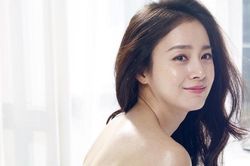 Kim Tae Hee chăm da thế nào để không bị mụn, trẻ trung ở tuổi 39?
