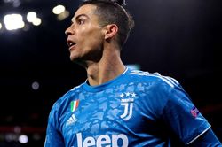 Ronaldo từ chối lời mời vào khu VIP khi trở lại Bernabeu
